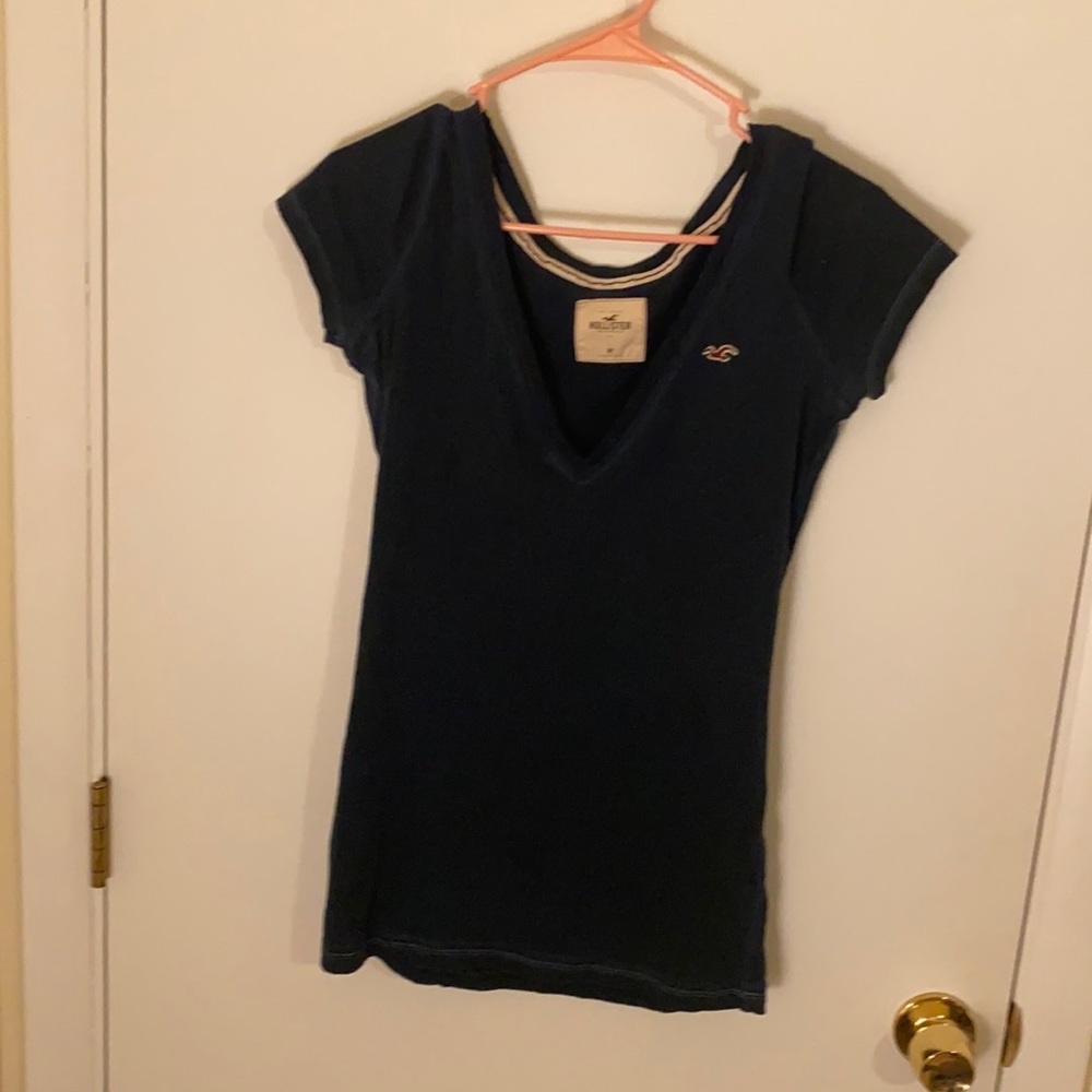 Hollister. Dark blue Tee. Great condition